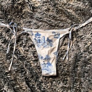 Cider Blue and Cream Toile Strappy Bikini Bottom | NWOT | Women’s L